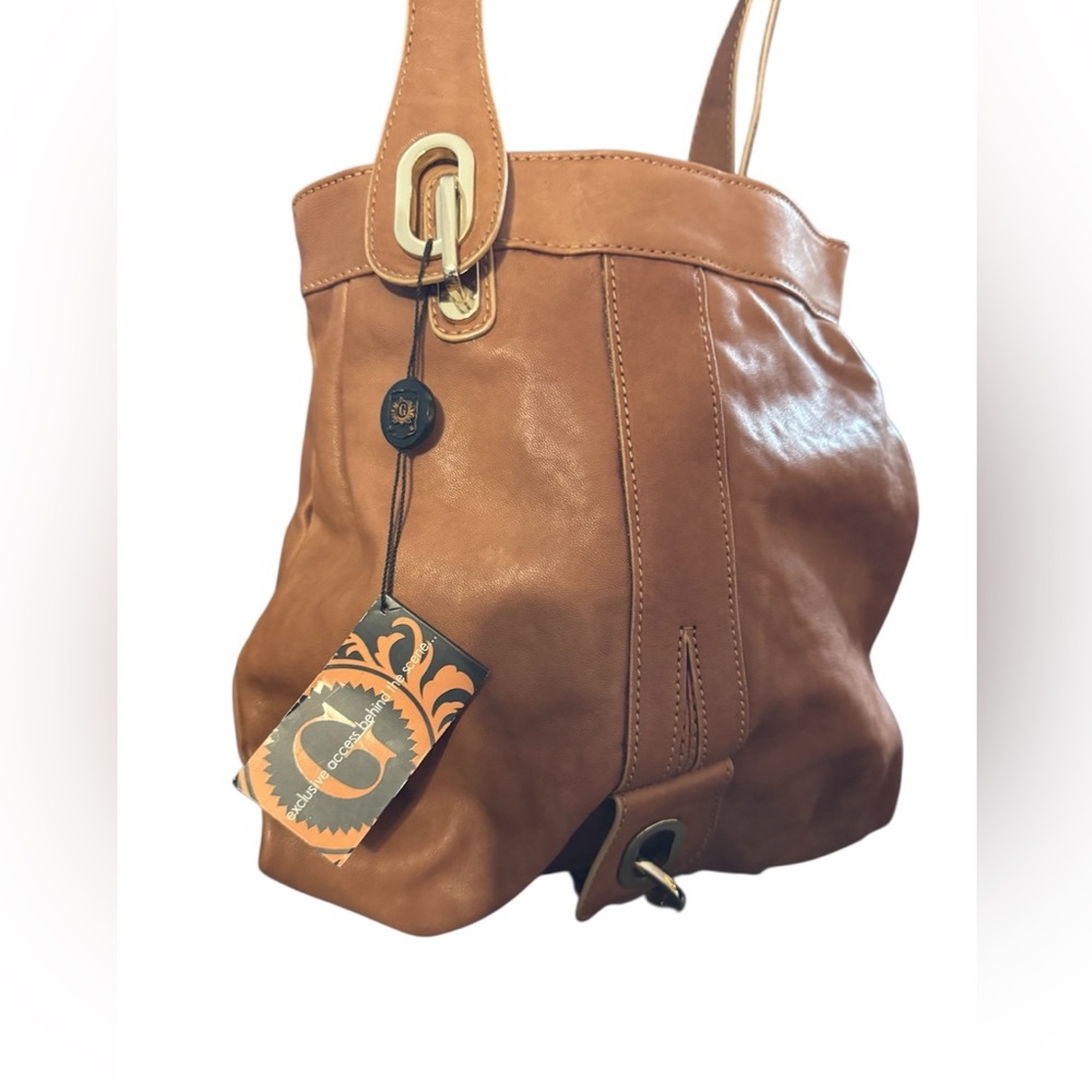 Gustto ITALY Purse Style:100607-G
Leather Milano Messenger bag